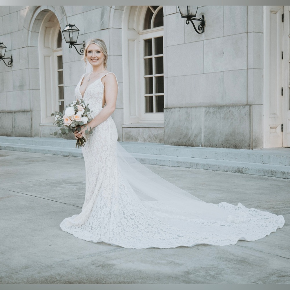 Wedding dress lace off white/ivory under lace